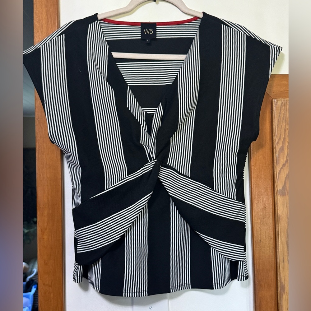 Women’s size large short sleeve blouse